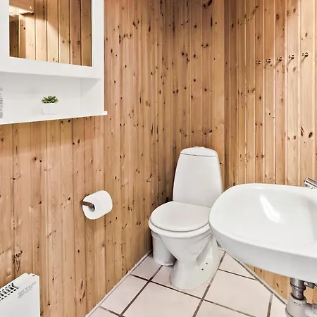 Awesome In Vaeggerlose With Sauna Сasa de vacaciones Bøtø By