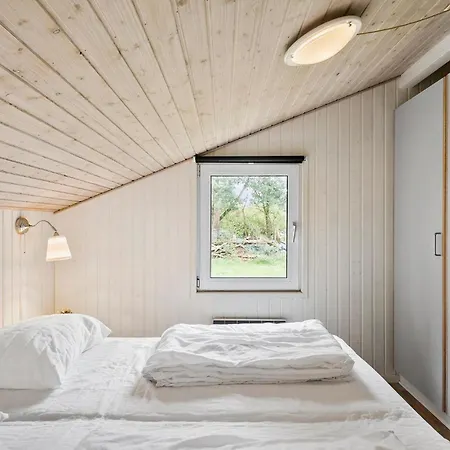 Awesome In Vaeggerlose With Sauna Bøtø By