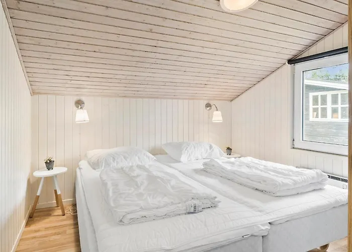 Vakantiehuis Awesome In Vaeggerlose With Sauna *