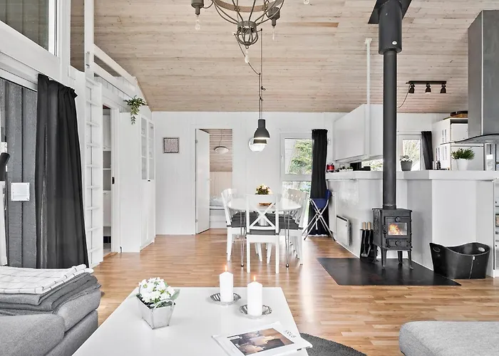 Awesome In Vaeggerlose With Sauna * Bøtø By