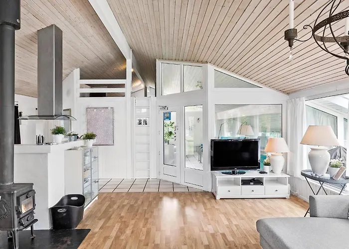 Awesome In Vaeggerlose With Sauna * Bøtø By